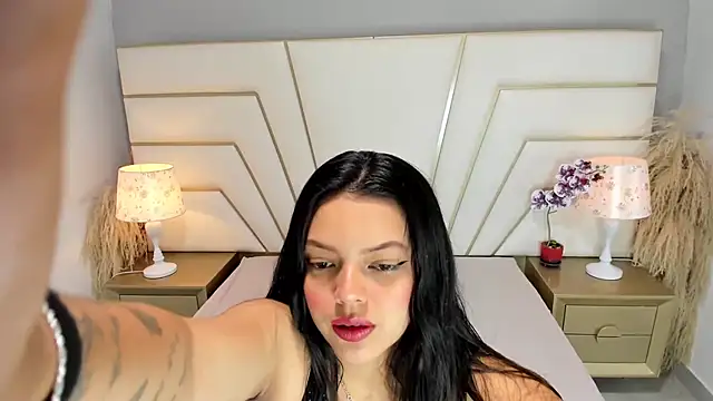 Lucianaa Collins online show from November 2025 12:05:02 PM