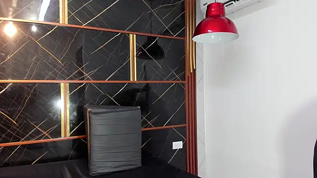 HannyThompson online show from October 2025 06:40:02 PM