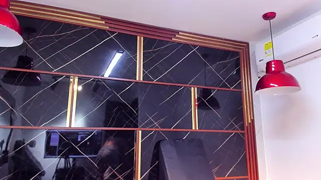 HannyThompson online show from April 2026 12:39:01 PM