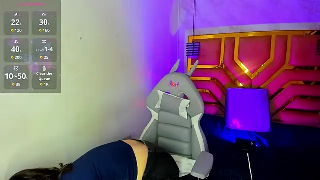 Luciifeer  online show from February 2026 07:03:02 PM