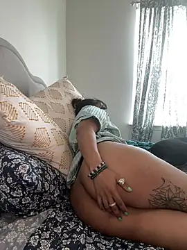 Snapshot of honeycombhalo chatting on April 2026 03:17:02 PM honeycombhalo online show from April 2026 03:17:02 PM