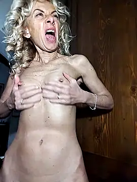 clarabell4 online show from December 2025 06:41:01 AM