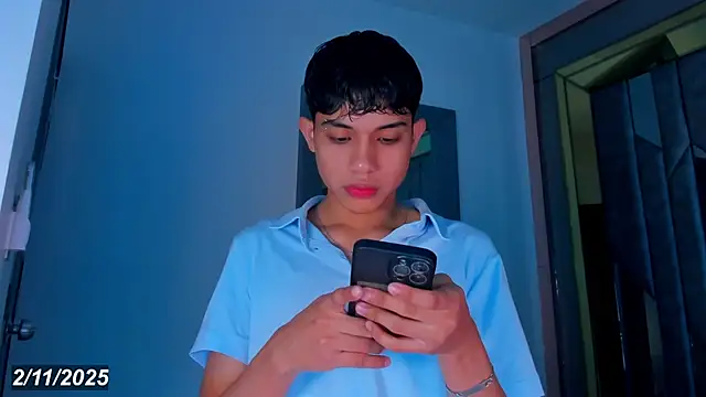 Sebax Young online show from November 2025 08:52:02 PM