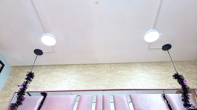 ThaliaCross online show from November 2025 08:08:01 PM