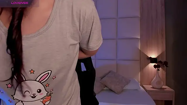 emma fhox online show from December 2025 02:21:01 AM