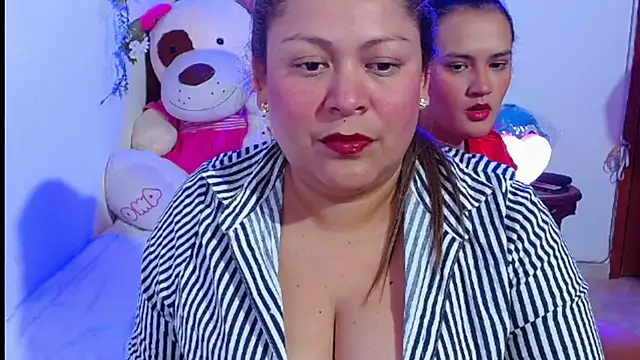 Snapshot of AngelsShow_ chatting on November 2025 06:41:02 PM AngelsShow online show from November 2025 06:41:02 PM