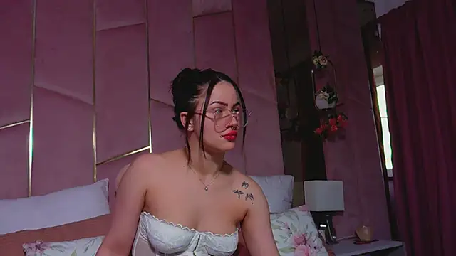 LucyLextonX online show from April 2026 04:35:01 AM