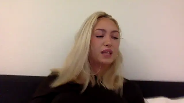 Snapshot of Kitty_Swetty chatting on September 2025 08:43:02 PM Kitty Swetty online show from September 2025 08:43:02 PM