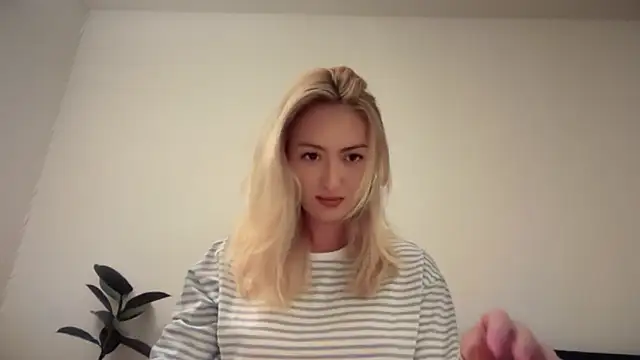 Kitty Swetty online show from April 2026 08:31:01 PM