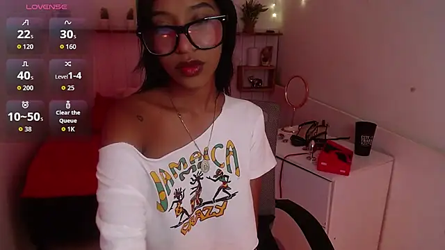 Snapshot of LeilaEbony chatting on September 2025 12:40:01 PM LeilaEbony online show from September 2025 12:40:01 PM