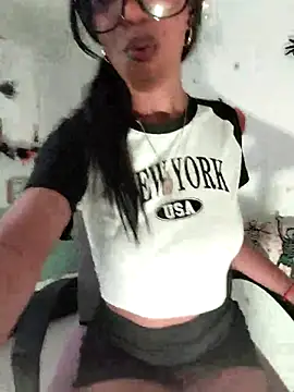 Snapshot of LeilaEbony chatting on October 2025 11:55:01 AM LeilaEbony online show from October 2025 11:55:01 AM