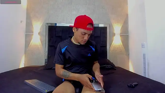 Snapshot of mateonick40 chatting on November 2025 04:17:02 PM mateonick40 online show from November 2025 04:17:02 PM