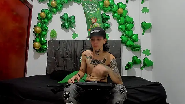 StraightBoy Nick online show from March 2026 05:00:02 AM