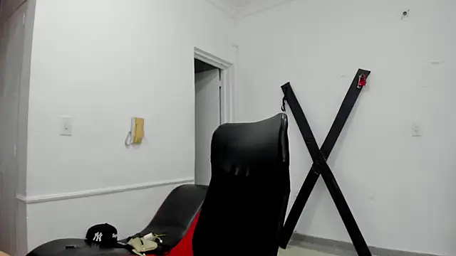 StraightBoy Nick online show from April 2026 11:29:02 PM