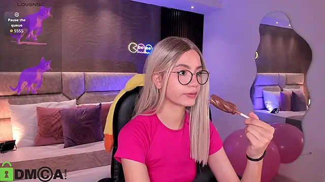 Arinextdoor online show from October 2025 09:56:01 PM