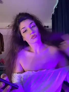 ScarletBloom  online show from October 2025 12:34:02 PM