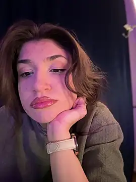 ScarletBloom  online show from December 2025 04:03:02 PM