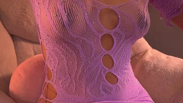 Snapshot of violeth____ chatting on October 2025 11:18:01 AM violeth     online show from October 2025 11:18:01 AM