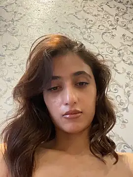 AriaXFlirt online show from November 2025 09:04:01 AM