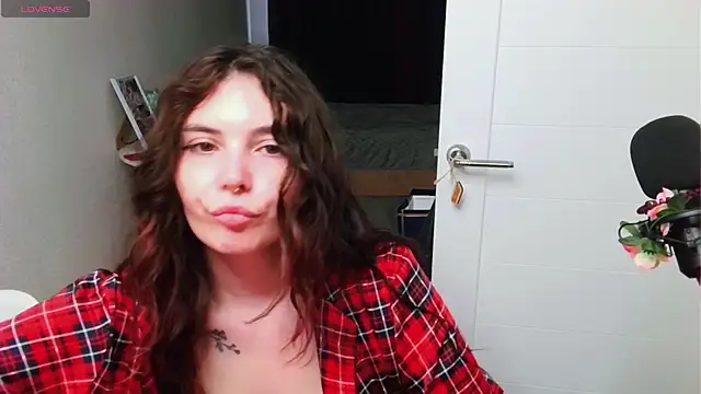 Snapshot of peachyness chatting on June 2026 05:26:01 PM peachyness online show from June 2026 05:26:01 PM
