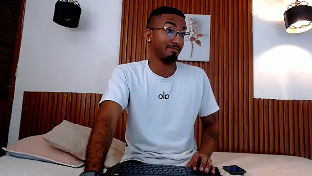 Darwin mayo online show from April 2026 11:00:01 AM