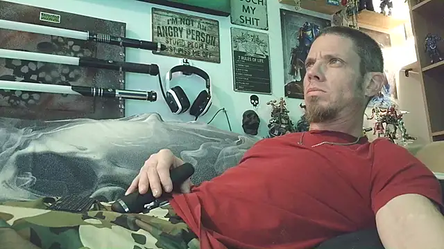 Snapshot of TomXXII chatting on October 2025 12:26:01 AM TomXXII online show from October 2025 12:26:01 AM