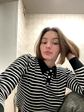 Snapshot of ZariaFlame chatting on October 2025 09:54:02 PM ZariaFlame online show from October 2025 09:54:02 PM