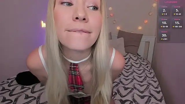 Snapshot of DanaCandy chatting on March 2025 10:26:01 PM DanaCandy online show from March 2025 10:26:01 PM