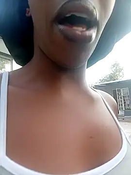 GoldSnowXxX online show from April 2026 03:20:01 PM