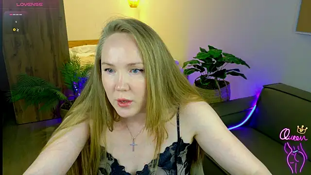 Snapshot of BethSun chatting on June 2026 06:03:01 PM BethSun online show from June 2026 06:03:01 PM