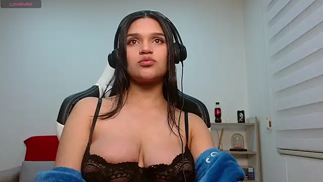 Roxxi 2110 online show from September 2025 01:27:02 AM