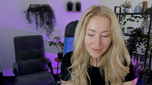 AstraMonroe online show from April 2026 06:19:01 AM