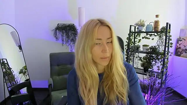 AstraMonroe online show from April 2026 07:11:01 AM