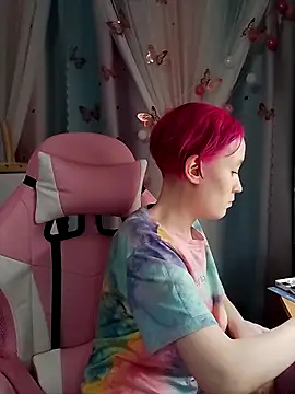 Fuzzy Unicorn online show from November 2025 07:34:01 PM