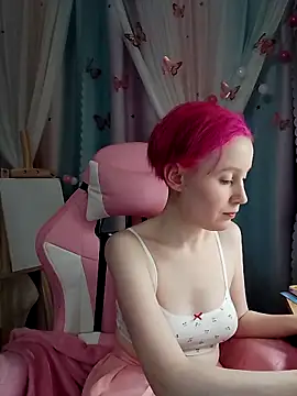 Fuzzy Unicorn online show from November 2025 07:08:02 PM