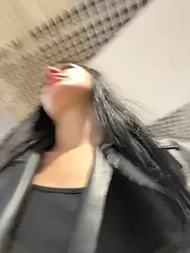 MiraReach online show from October 2025 04:08:02 AM