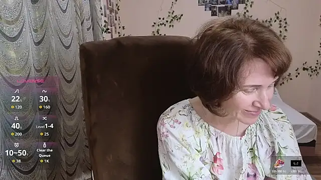 Lia Tito online show from November 2025 02:32:01 PM