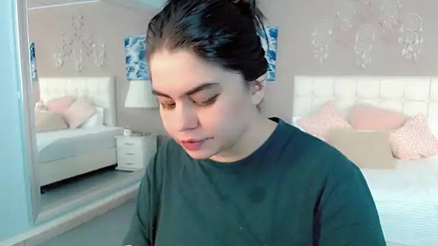 maddissonivanova online show from March 2026 07:02:02 PM