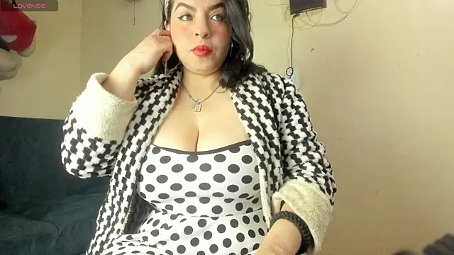 Snapshot of angela_suaza chatting on October 2025 02:01:02 AM angela suaza online show from October 2025 02:01:02 AM
