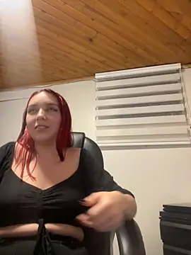 Snapshot of Karen18_boobs chatting on September 2025 03:28:01 AM Karen18 boobs online show from September 2025 03:28:01 AM
