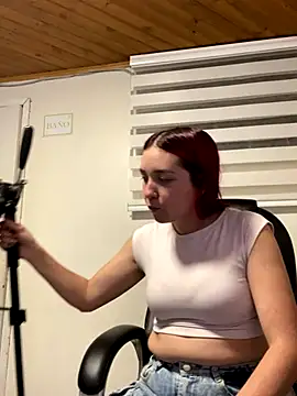 Snapshot of Karen18_boobs chatting on September 2025 02:01:02 AM Karen18 boobs online show from September 2025 02:01:02 AM