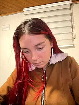 Snapshot of Karen18_boobs chatting on October 2025 01:07:02 AM Karen18 boobs online show from October 2025 01:07:02 AM