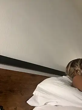 iriebusty online show from November 2025 05:33:02 PM