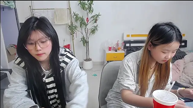 Babygirls523 online show from October 2025 05:17:01 PM