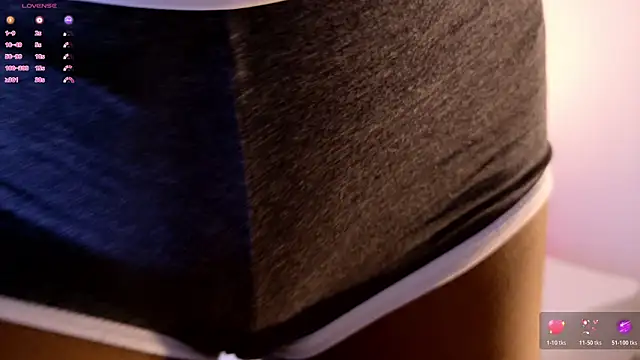 Snapshot of Emely_Deluxe chatting on February 2026 11:41:01 AM Emely Deluxe online show from February 2026 11:41:01 AM