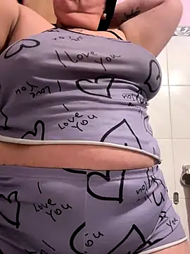 Snapshot of valen1891 chatting on September 2025 12:58:02 AM valen1891 online show from September 2025 12:58:02 AM