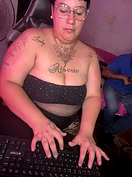 Snapshot of valen1891 chatting on December 2025 03:33:02 AM valen1891 online show from December 2025 03:33:02 AM