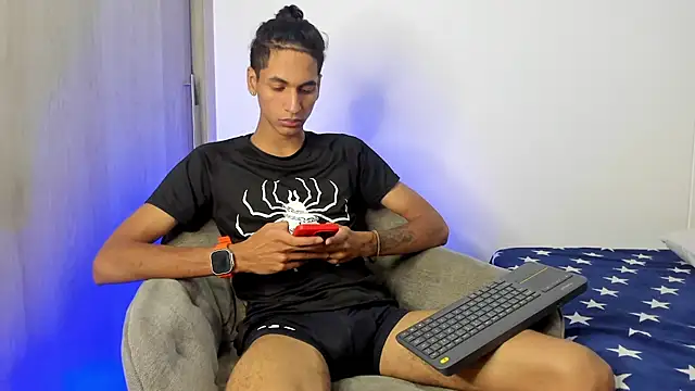 Snapshot of CamiiloRivera chatting on October 2025 06:33:01 AM CamiiloRivera online show from October 2025 06:33:01 AM