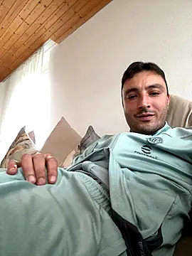 Snapshot of SemprePerverso chatting on September 2025 08:08:01 AM SemprePerverso online show from September 2025 08:08:01 AM