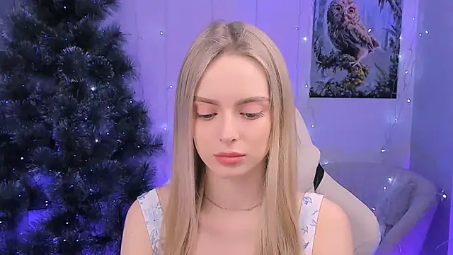 Snapshot of JuliaBrewwer chatting on December 2025 01:50:02 PM JuliaBrewwer online show from December 2025 01:50:02 PM